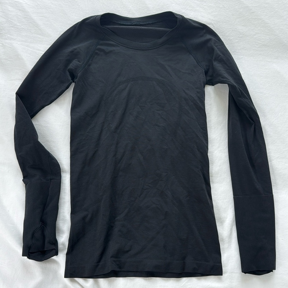 Lululemon black long sleeve